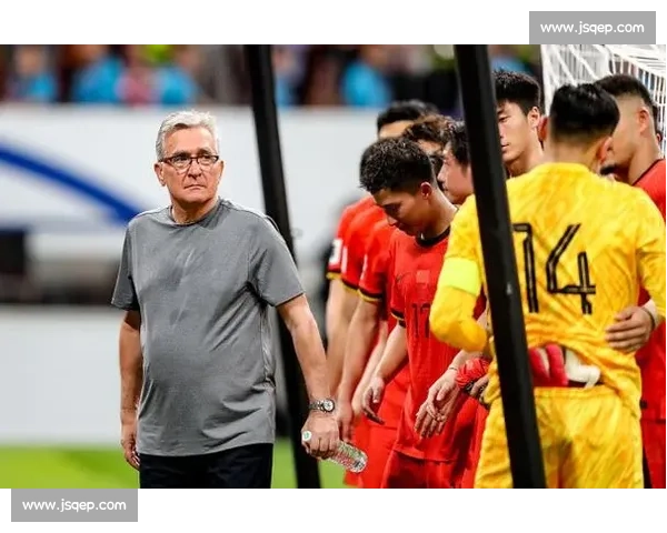 国足选帅正式启动！官网将发布全球招聘公告，久尔杰维奇代理出征东亚杯